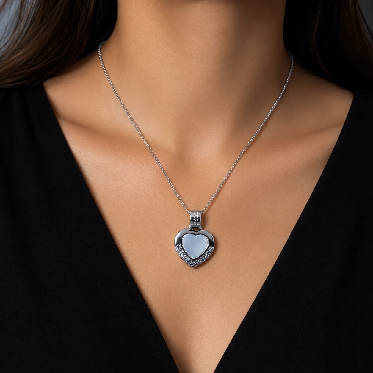 Ethereal Glow – 925 Sterling Silver Mother of Pearl Pendant RRJ0151-314