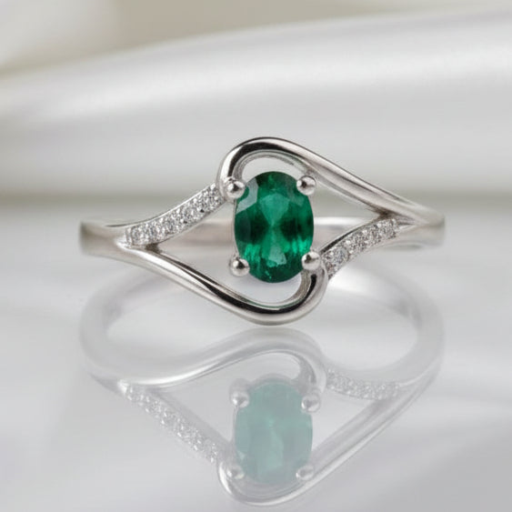 925 Sterling Silver Green Zircon Ring for Women – Designer Oval Cut Ring with Accent Stones R 510