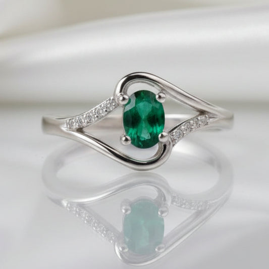 925 Sterling Silver Green Zircon Ring for Women – Designer Oval Cut Ring with Accent Stones R 510