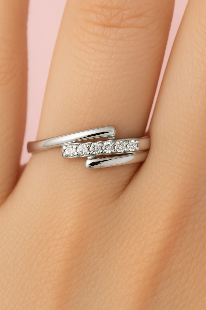 Elegant 925 Sterling Silver Ring for Women R 632
