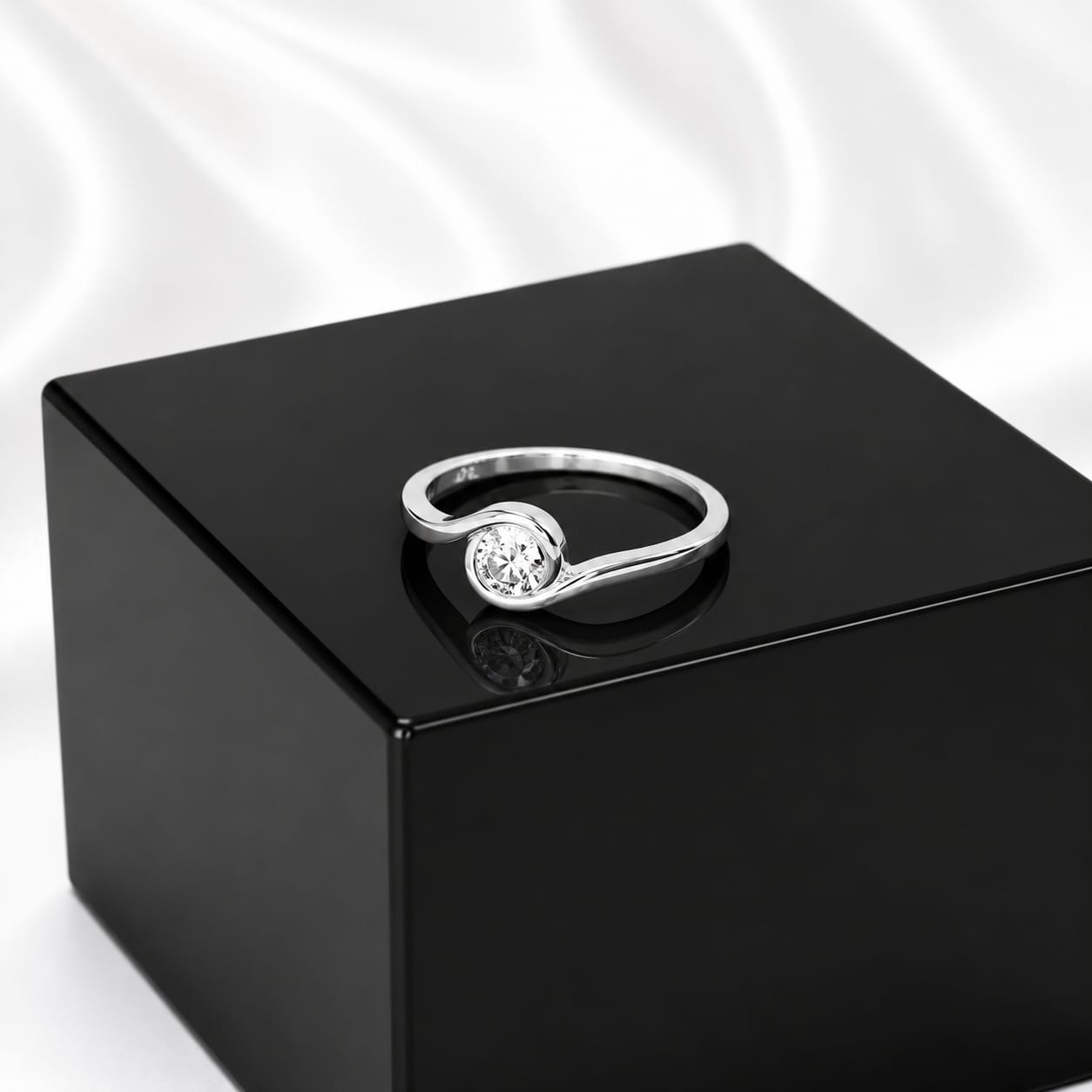 Aurellion Celeste Solitaire Ring (JmB5 -135)