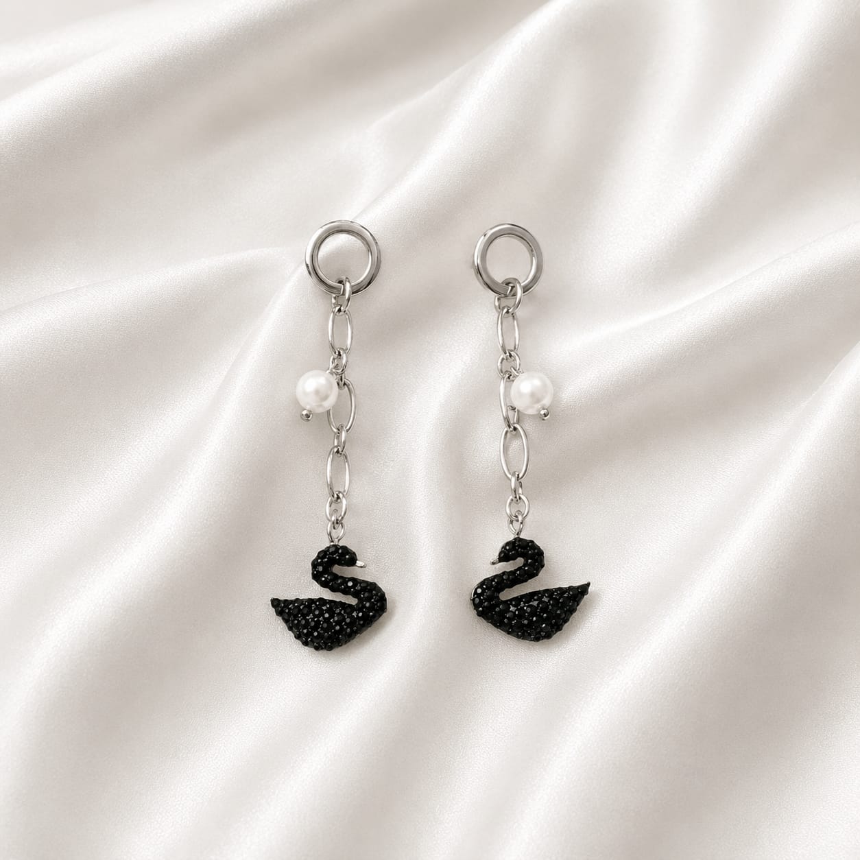 Midnight Swan Pearl Drops ( ER 02690)